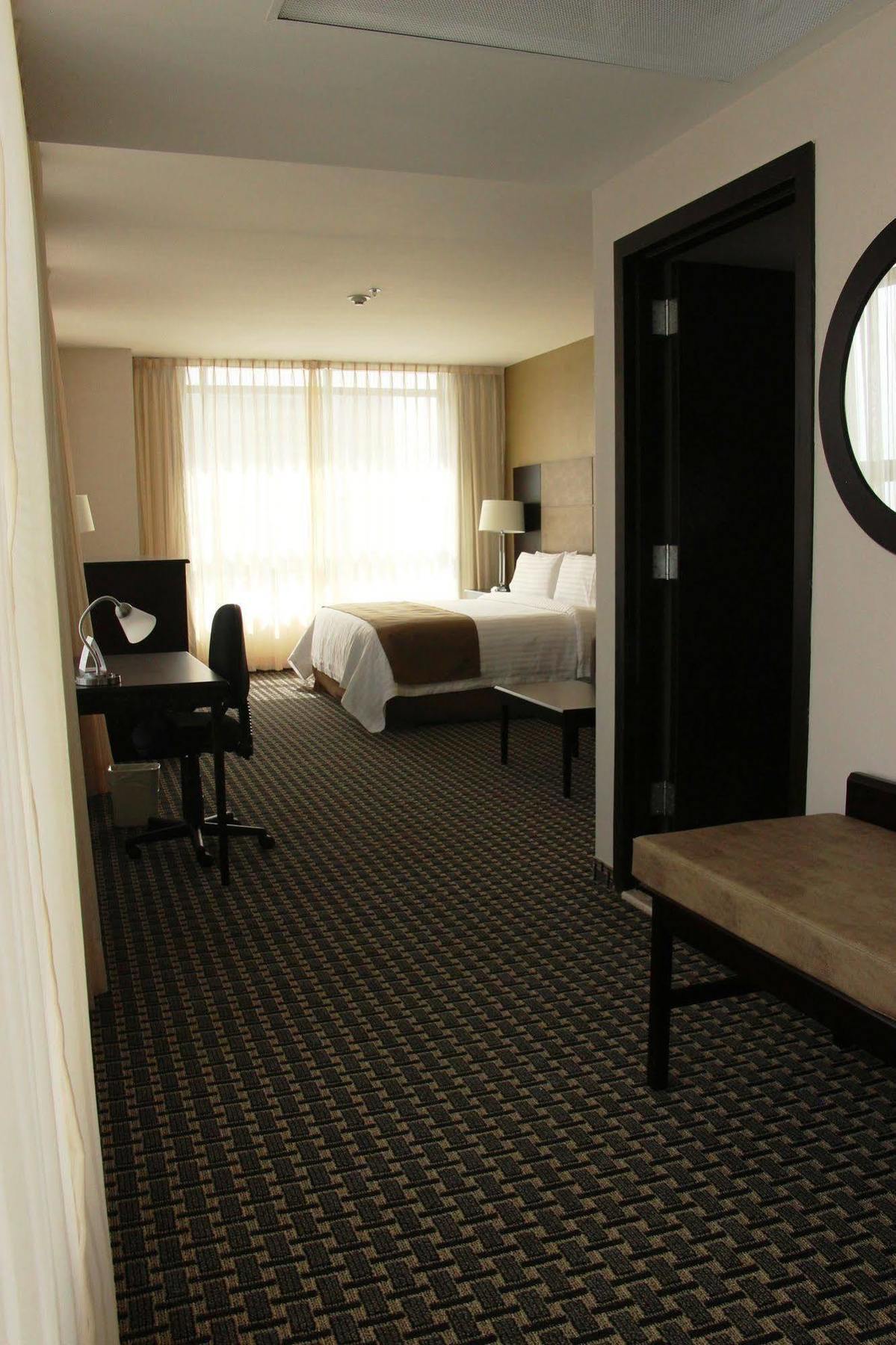 Express Santa Fe, An Ihg Hotel 4*